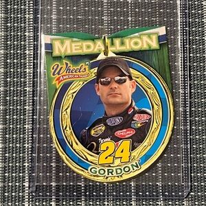 🌸 2005 Jeff Gordon Wheels American Thunder Medallion Card 
#MD14